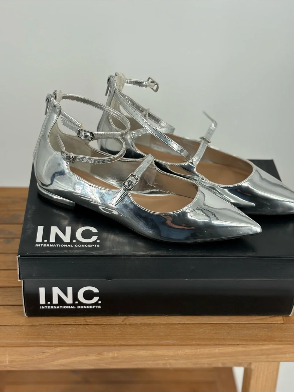 New INC International Concepts Silver Pointed-Toe Ankle Strap Flats size 7.5M